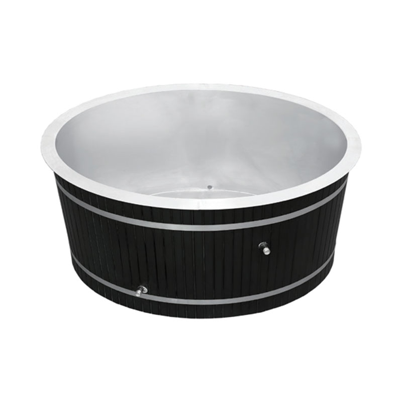 Дерев'яна холодна ванна